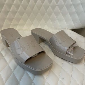 Slides/Sandals women’s